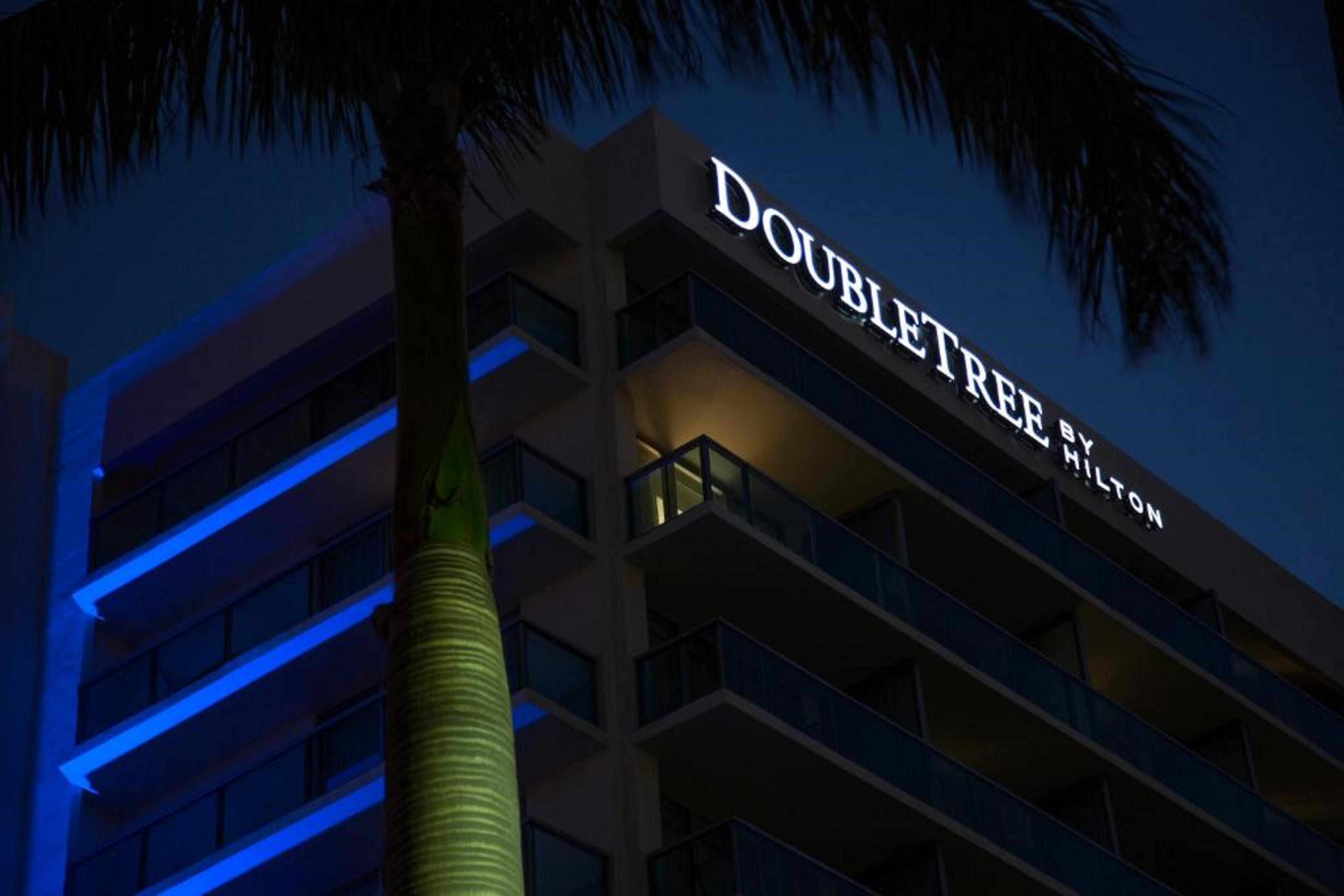 Doubletree Resort Hollywood Beach Bagian luar foto