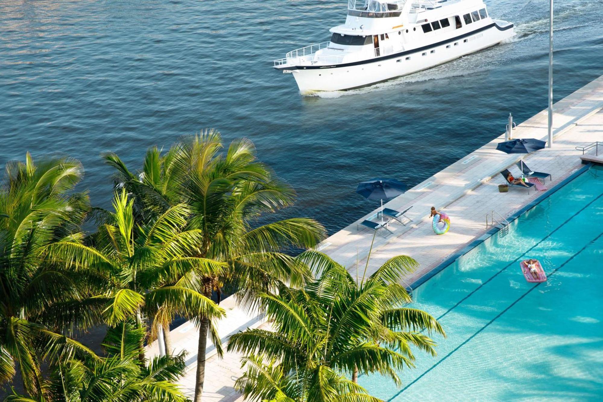 Doubletree Resort Hollywood Beach Bagian luar foto
